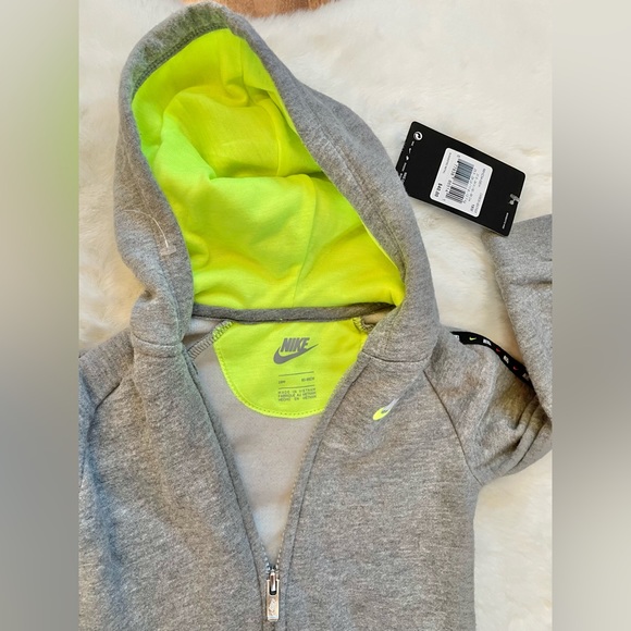 New with tags NIKE BABY’S ONE PIECE HOODED OUTFIT with logo and zip front Grey - Picture 5 of 5